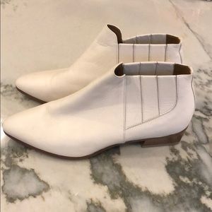 Aquatalia ivory cream booties sz 9